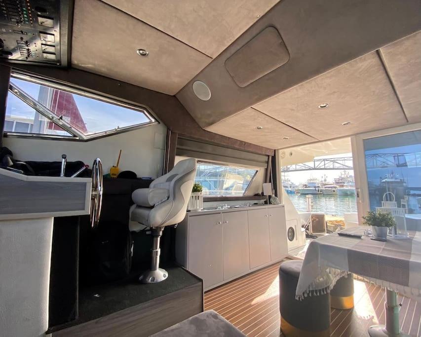 Barco Muy Romantico Con Parking! San Adrián de Besós Zewnętrze zdjęcie