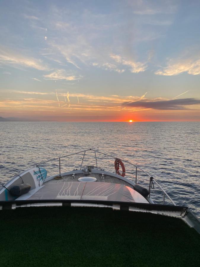 Barco Muy Romantico Con Parking! San Adrián de Besós Zewnętrze zdjęcie