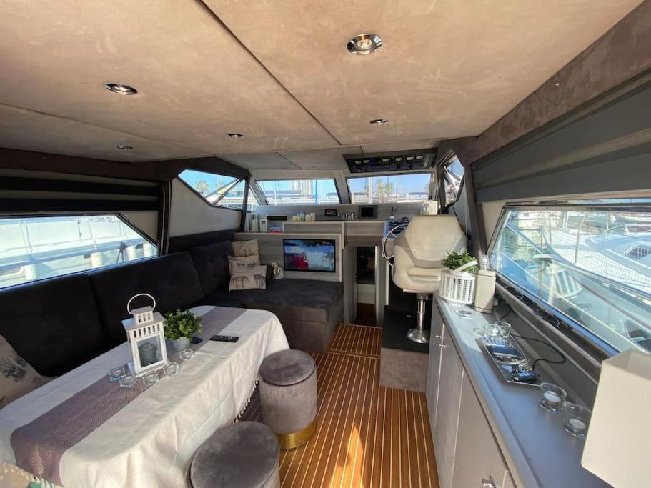 Barco Muy Romantico Con Parking! San Adrián de Besós Zewnętrze zdjęcie